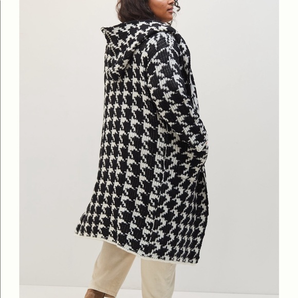 ANTHROPOLOGIE Houndstooth Hooded Long Sweater, size small. - Picture 5 of 12